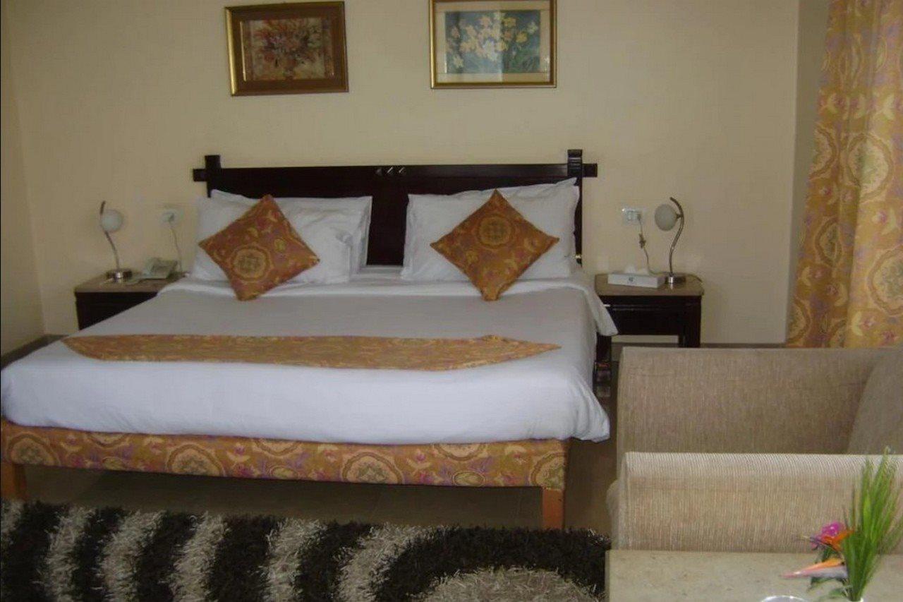 Cataract Pyramids Resort Kafrat al Jabal Exterior photo