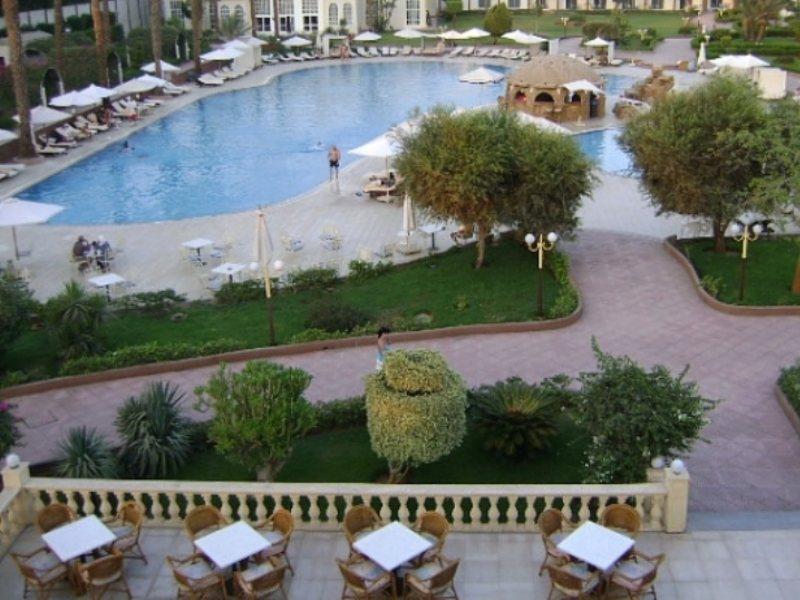 Cataract Pyramids Resort Kafrat al Jabal Exterior photo
