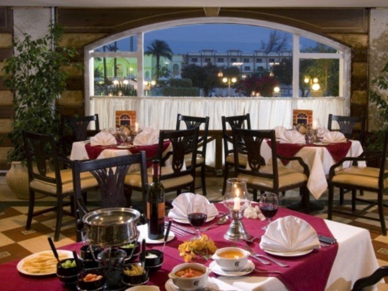 Cataract Pyramids Resort Kafrat al Jabal Exterior photo