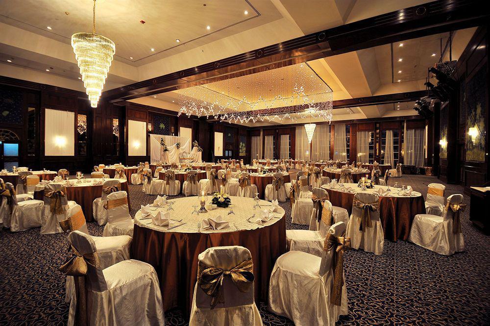 Cataract Pyramids Resort Kafrat al Jabal Exterior photo